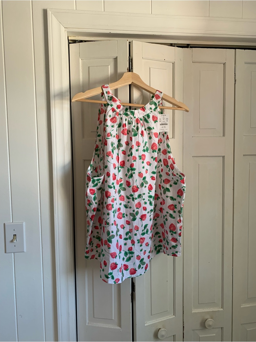 NWT J. Crew Women’s High Neck Strawberry Print Sleeveless Blouse Size XXL